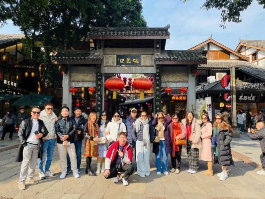 Chị Chi – Trùng Khánh Cung Yến